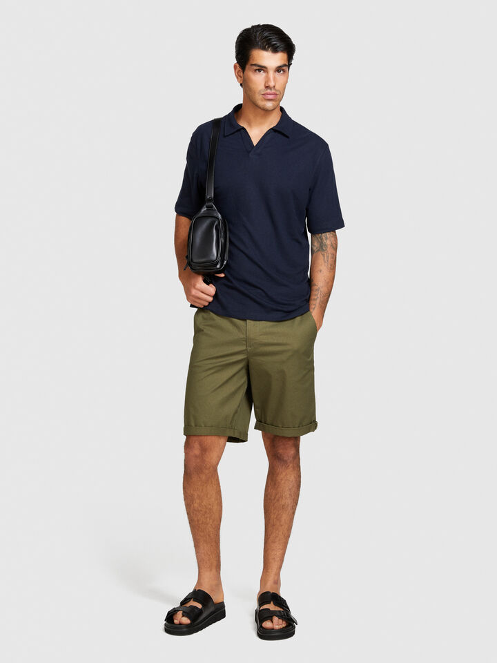 Slim fit bermudas - men's slim fit trousers - Military Green | Sisley image number 1